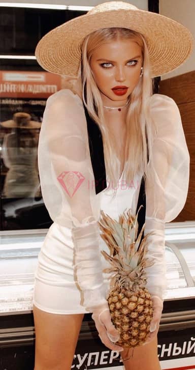 Elmira, 33, Azerbaijani, in Marina, hourly rate from AED 1,450, incall and outcall