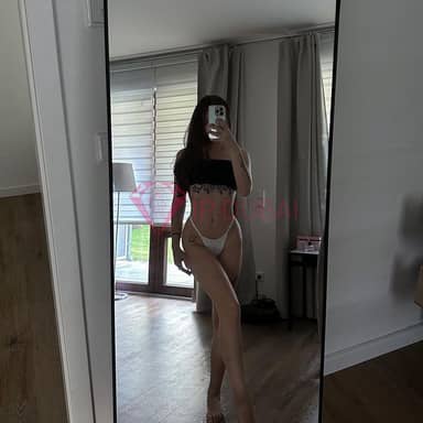 Ning, 26, Asian, in JBR, hourly rate from AED 2,350, incall and outcall, speaks English