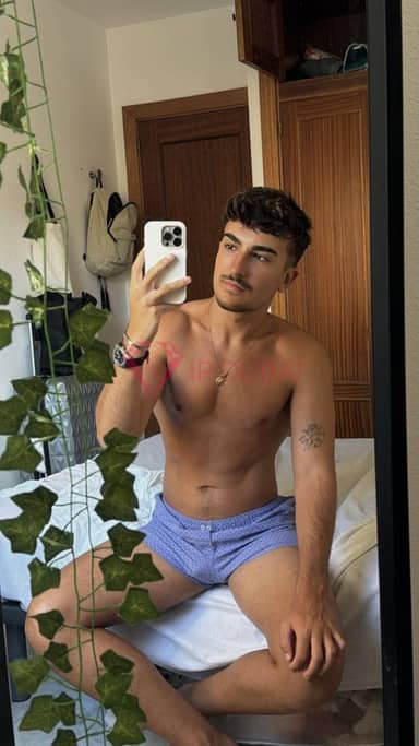 Lucas, 23, Latina, in Karama, hourly rate from AED 1,900, incall only, speaks Spanish and Portuguese