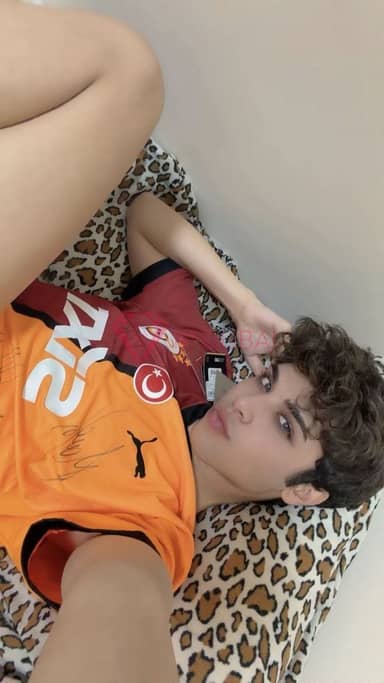 Bruno, 19, Latina, in Al Nuaimiya, hourly rate from AED 2,150, incall and outcall