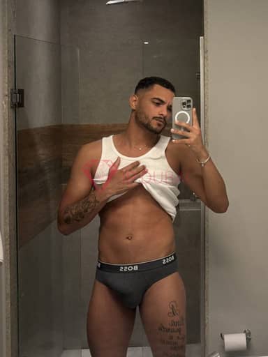 Lars, 22, European, in Marina, hourly rate from AED 11,200, incall and outcall, speaks English and French