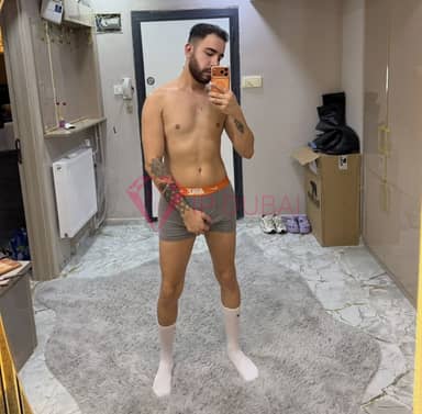Liang, 25, Asian, in Palm Jumeirah, hourly rate from AED 2,300, incall and outcall