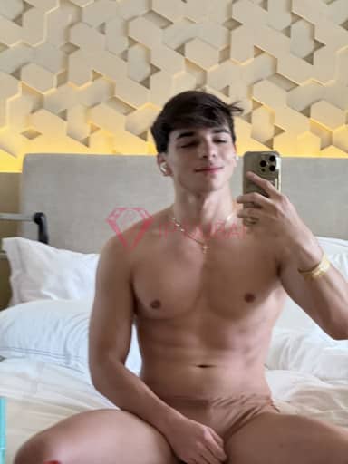 Andres, 19, Latina, in Al Jurf, hourly rate from AED 1,950, incall and outcall, speaks Spanish and Portuguese