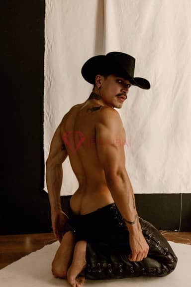 Camilo, 29, Latina, in Karama, hourly rate from AED 2,800, incall only, speaks Spanish and Portuguese
