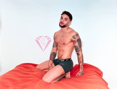 Andreas, 30, European, in JBR, hourly rate from AED 2,200, incall and outcall, speaks English and French