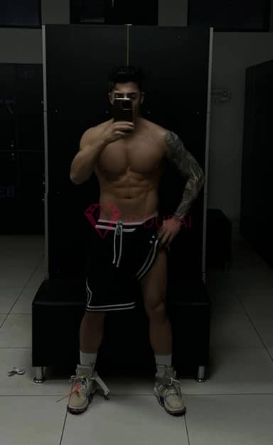 Rodrigo, 24, Latina, in Fujairah City, hourly rate from AED 12,600, incall and outcall