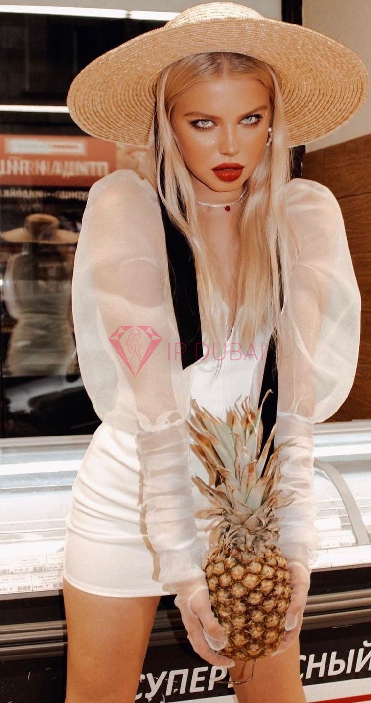 Elmira, 33, Azerbaijani, in Marina, hourly rate from AED 1,450, incall and outcall