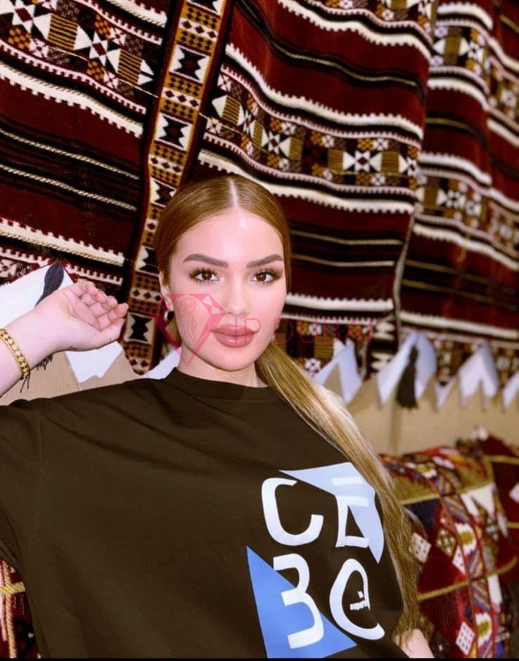 Wafa, 24, Arab, in Palm Jumeirah, Dubai, from AED 900 an hour, speaks Arabic and English — photo 10 of 10