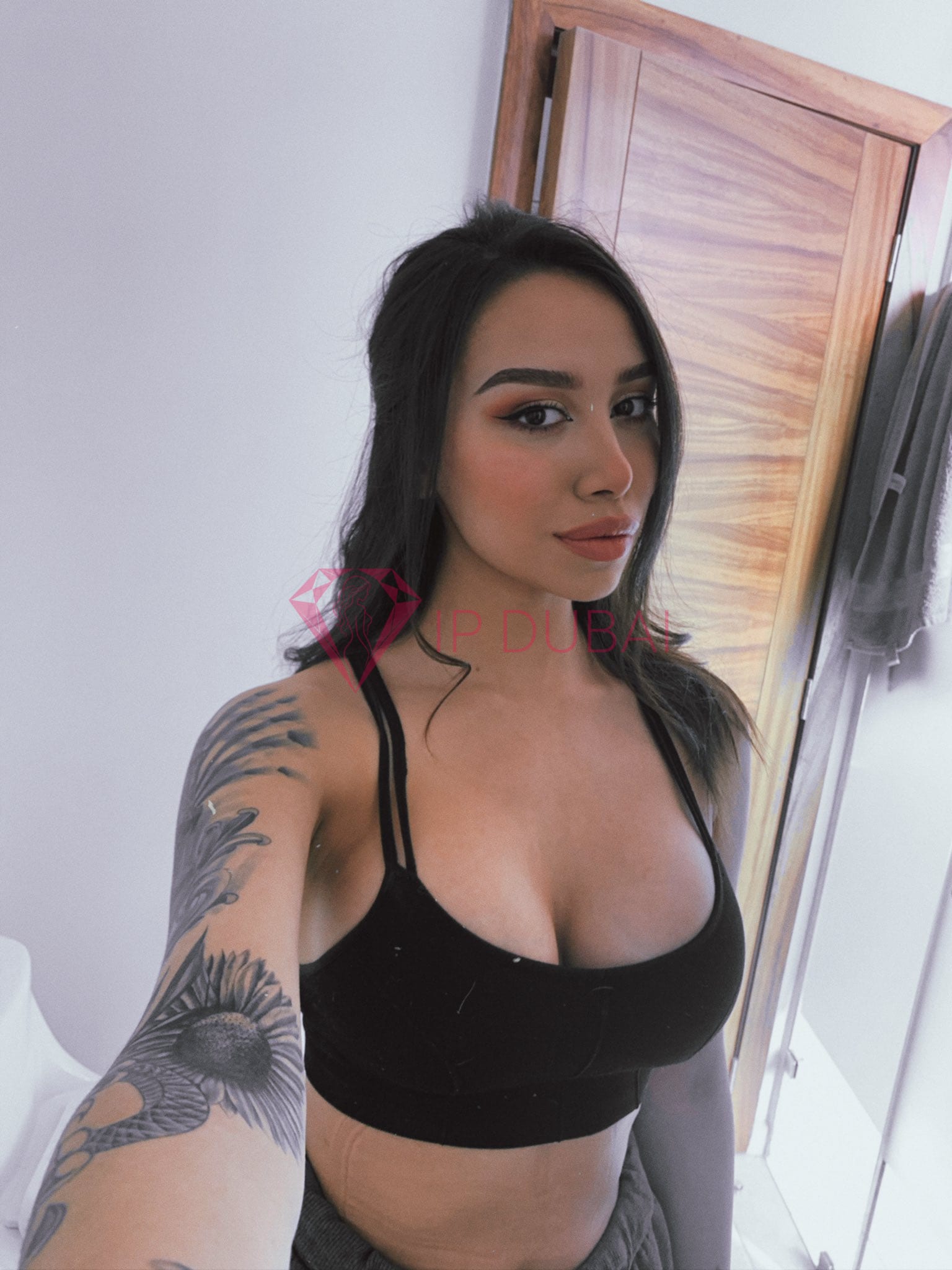 Isabelle, 28, in Palm Jumeirah, Dubai, from AED 2,850 an hour, speaks Finnish and English — photo 6 of 6