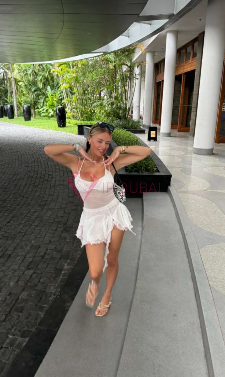 Isabelle, 25, in Silicon Oasis, Dubai, from AED 2,350 an hour, speaks English, 172 cm — photo 3 of 5