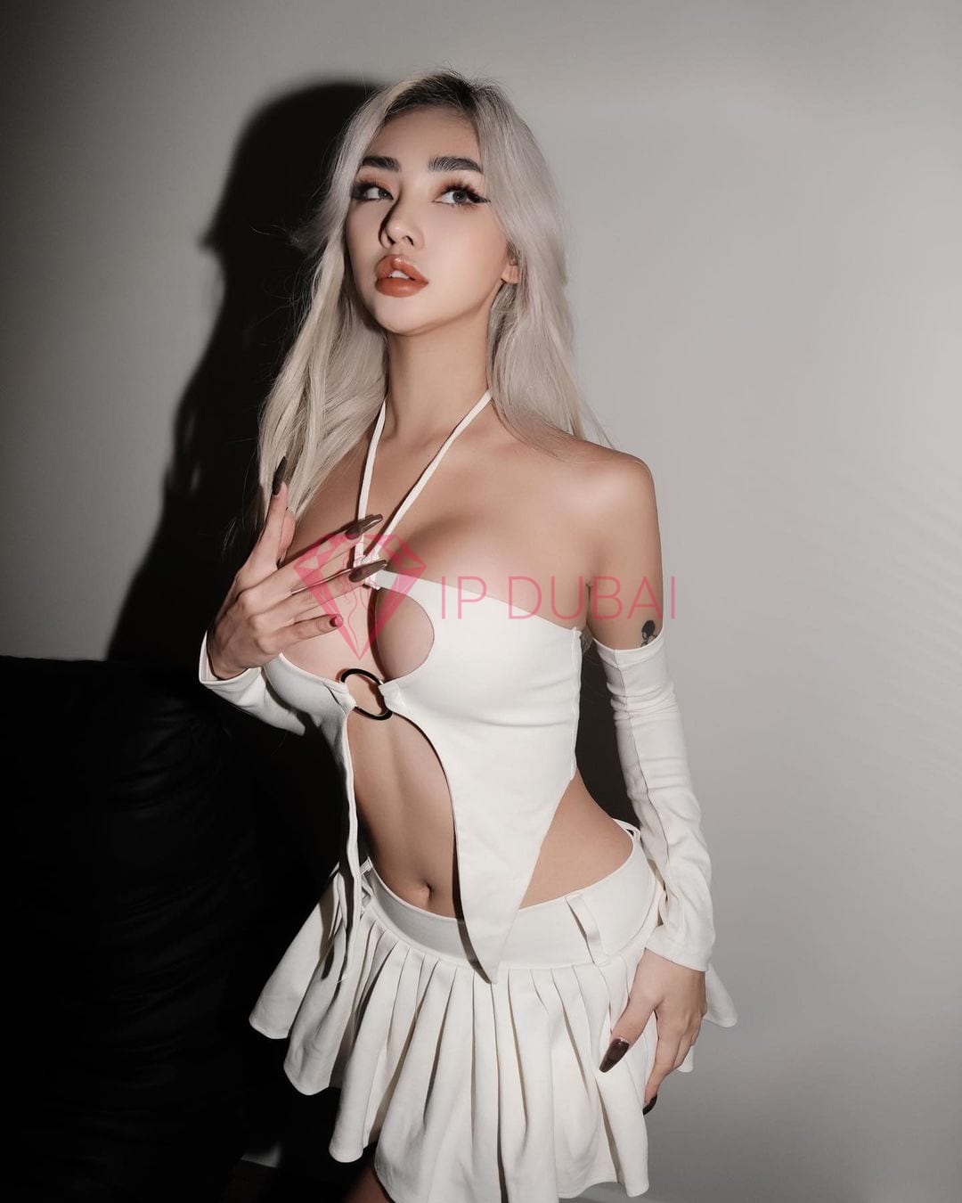 Zhen, 24, Asian, in International City, Dubai, from AED 3,200 an hour, speaks English — photo 3 of 6