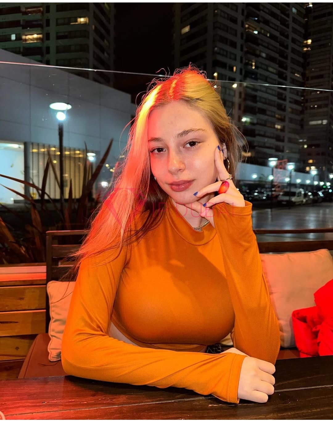 Emma, 33, European, in Mussafah, hourly rate from AED 3,200, incall and outcall, speaks English and French