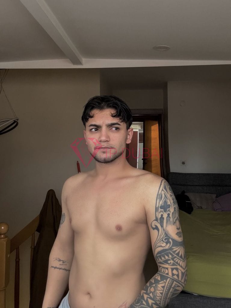Caio, 21, Latina, in Discovery Gardens, Dubai, from AED 2,200 an hour, speaks Spanish and Portuguese — photo 10 of 14