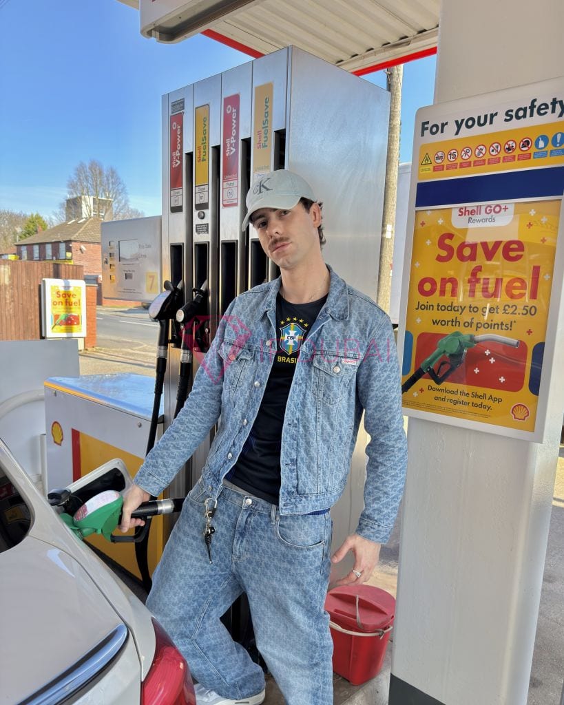 Mateo, 25, Latina, in Mussafah, Abu Dhabi, from AED 2,000 an hour, speaks Spanish and Portuguese — photo 5 of 10