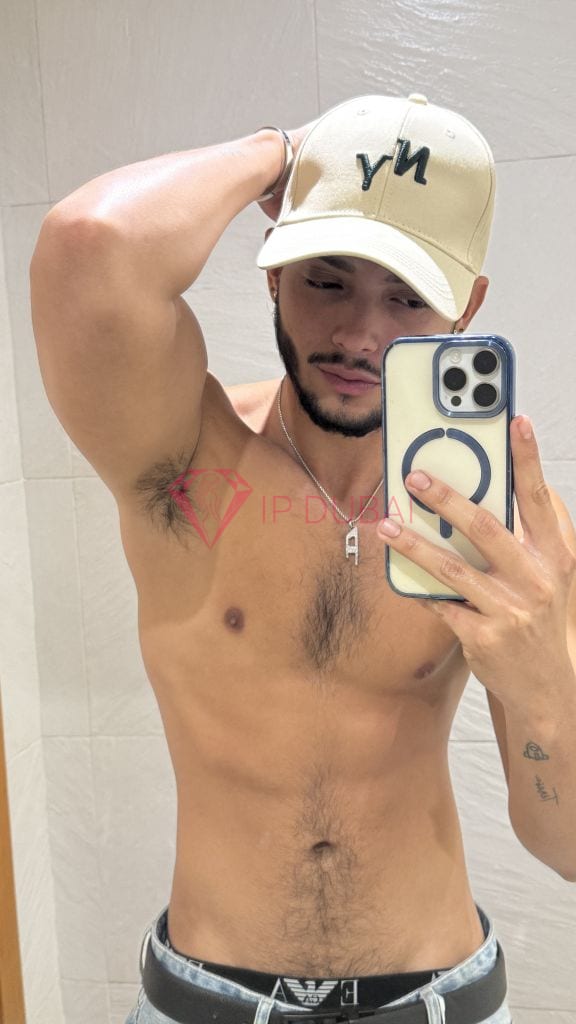 Leandro, 24, Latina, in Bur Dubai, Dubai, from AED 8,100 an hour, speaks Spanish and Portuguese — photo 13 of 15