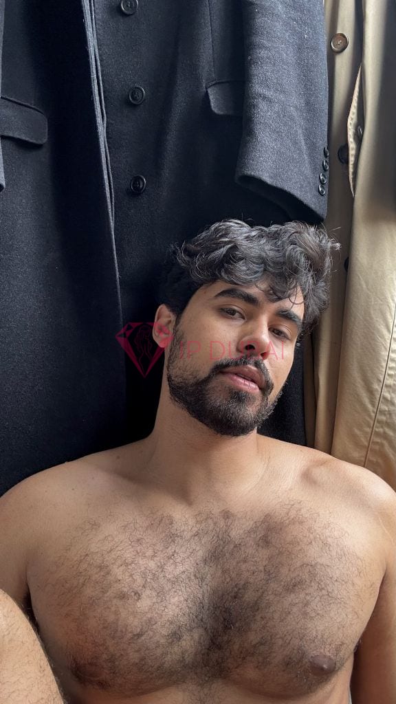 Joaquin, 25, Latina, in Corniche, Abu Dhabi, from AED 2,100 an hour, speaks Spanish and Portuguese — photo 11 of 46