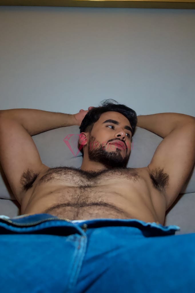 Joaquin, 25, Latina, in Corniche, Abu Dhabi, from AED 2,100 an hour, speaks Spanish and Portuguese — photo 43 of 46