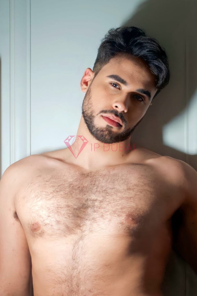 Joaquin, 25, Latina, in Corniche, Abu Dhabi, from AED 2,100 an hour, speaks Spanish and Portuguese — photo 45 of 46