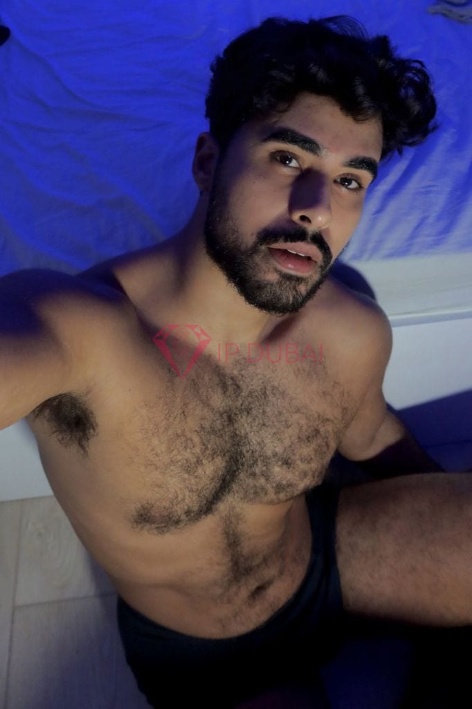 Joaquin, 25, Latina, in Corniche, Abu Dhabi, from AED 2,100 an hour, speaks Spanish and Portuguese — photo 6 of 46