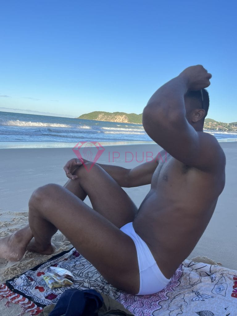 Kwame, 24, African, in Al Reem, Abu Dhabi, from AED 2,650 an hour, speaks English and French — photo 3 of 7
