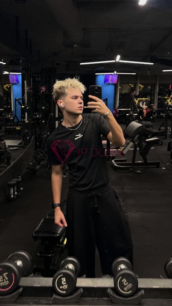Roman, 19, Russian, in Satwa, Dubai, from AED 2,800 an hour, speaks Russian and English — photo 14 of 14