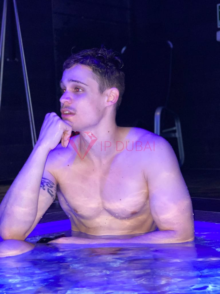 Joaquin, 29, Latina, in Muwaileh, Sharjah, from AED 2,900 an hour, speaks Spanish and Portuguese — photo 12 of 12