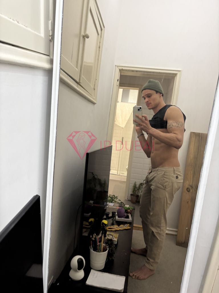 Joaquin, 29, Latina, in Muwaileh, Sharjah, from AED 2,900 an hour, speaks Spanish and Portuguese — photo 5 of 12