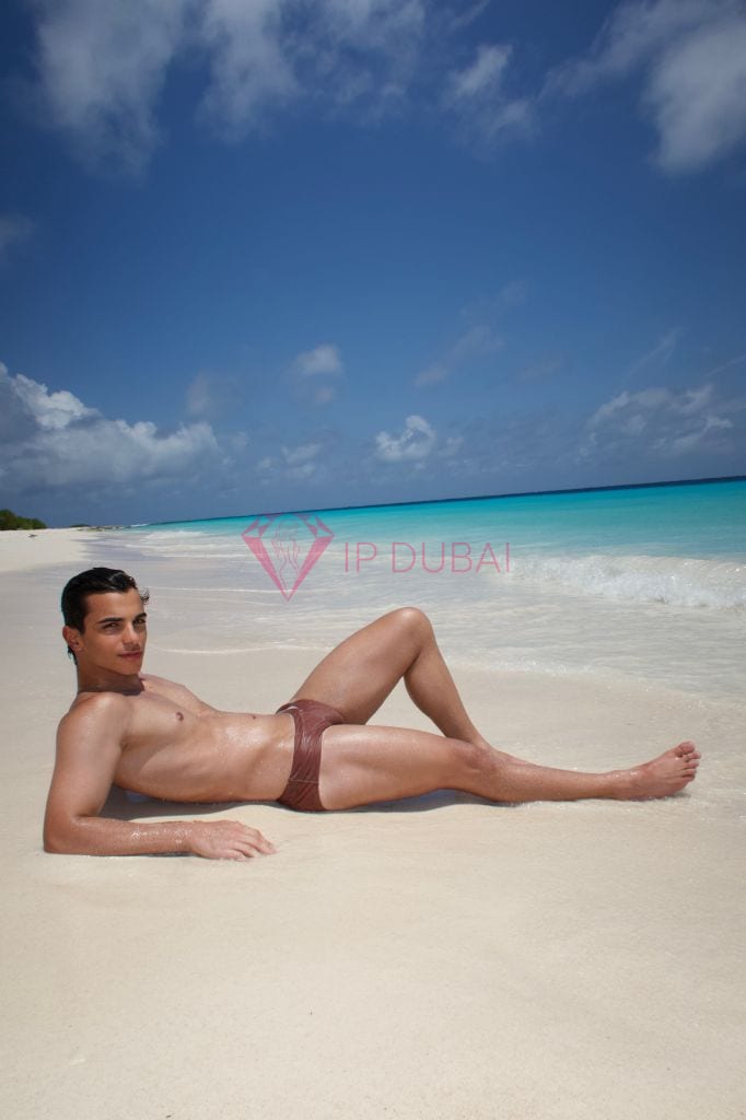 Andres, 19, Latina, in Al Jurf, Ajman, from AED 1,950 an hour, speaks Spanish and Portuguese — photo 3 of 31