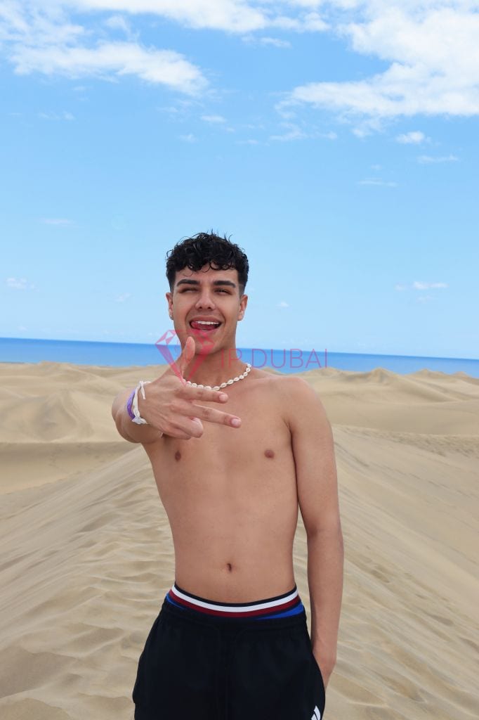 Gabriel, 19, Latina, in Al Mushrif, Abu Dhabi, from AED 2,750 an hour, speaks Spanish and Portuguese — photo 6 of 11