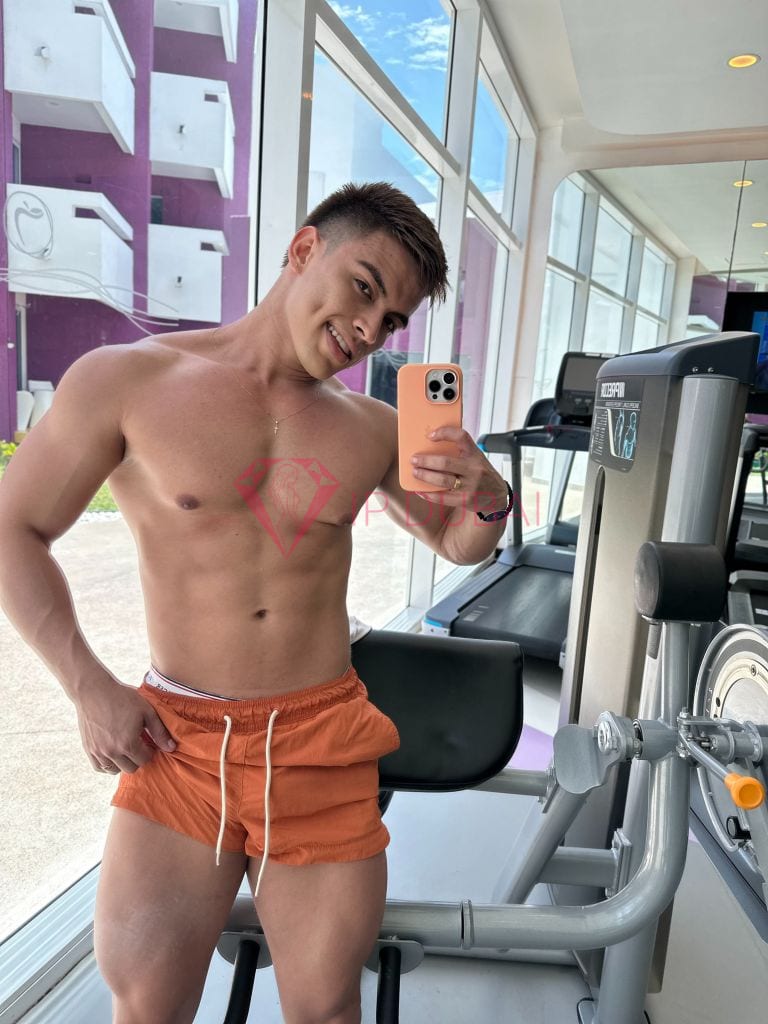 Thiago, 20, Latina, in JVC, Dubai, from AED 2,950 an hour, speaks Spanish and Portuguese — photo 30 of 31