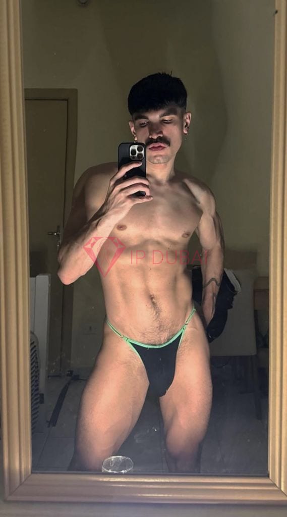 Camilo, 29, Latina, in Karama, Dubai, from AED 2,800 an hour, speaks Spanish and Portuguese — photo 23 of 55