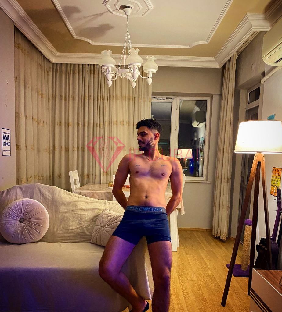 Rafael, 27, Latina, in Dibba, Fujairah, from AED 1,900 an hour, speaks Spanish and Portuguese — photo 12 of 18