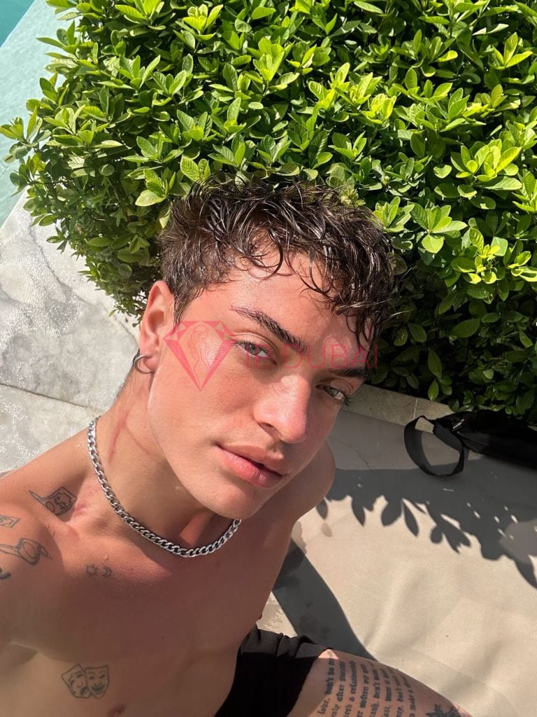 Thiago, 21, Latina, in Business Bay, Dubai, from AED 1,850 an hour, speaks Spanish and Portuguese — photo 4 of 10
