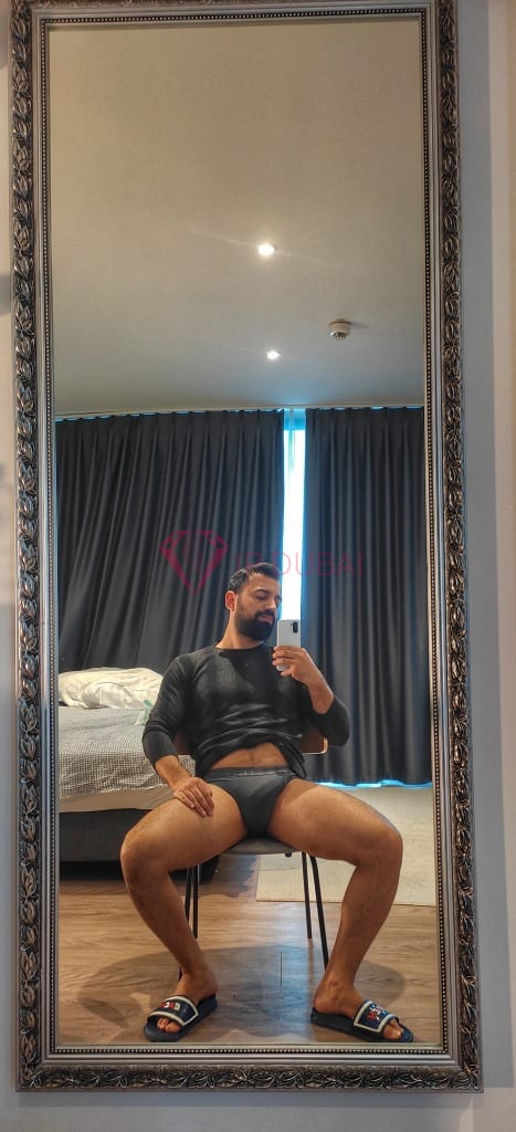 Nicolas, 30, Latina, in Al Nuaimiya, Ajman, from AED 2,150 an hour, speaks Spanish and Portuguese — photo 4 of 11