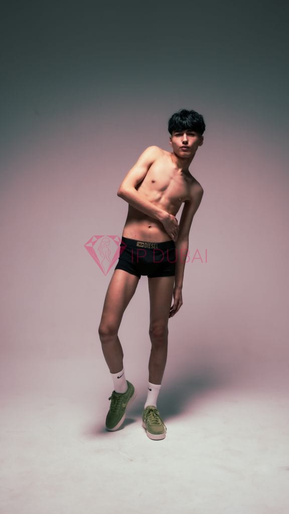 Ryo, 21, Asian, in JLT, Dubai, from AED 10,100 an hour, speaks Chinese and English — photo 21 of 21