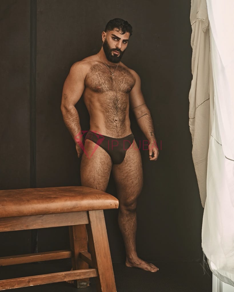Emiliano, 29, Latina, in Business Bay, Dubai, from AED 2,800 an hour, speaks Spanish and Portuguese — photo 18 of 24