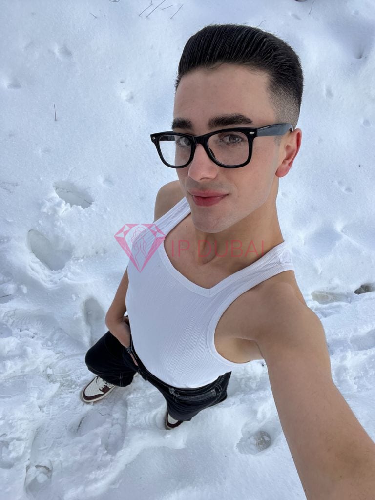 Gustavo, 19, Latina, in Al Rashidiya, Ajman, from AED 2,350 an hour, speaks Spanish and Portuguese — photo 19 of 25