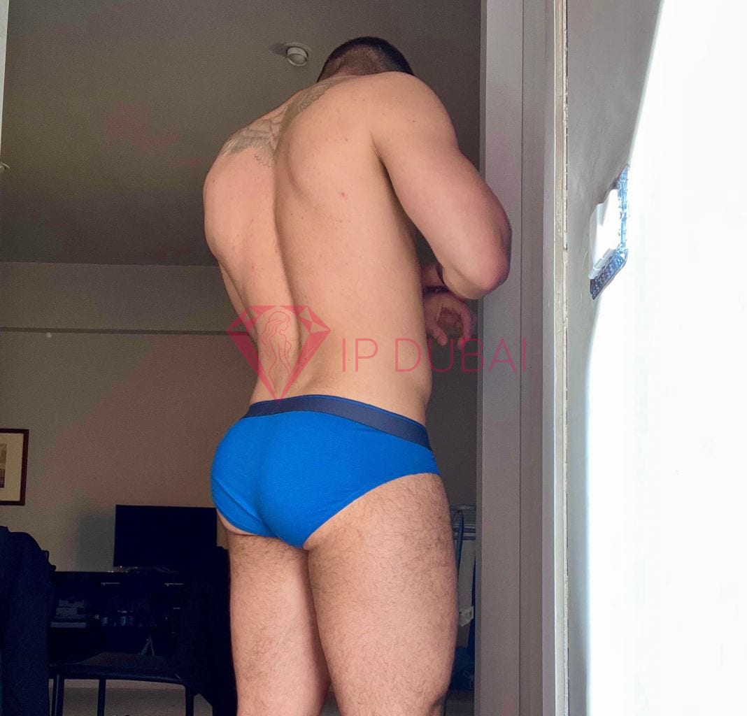 Lucas, 25, Latina, in Silicon Oasis, Dubai, from AED 9,200 an hour, speaks Spanish and Portuguese — photo 9 of 28