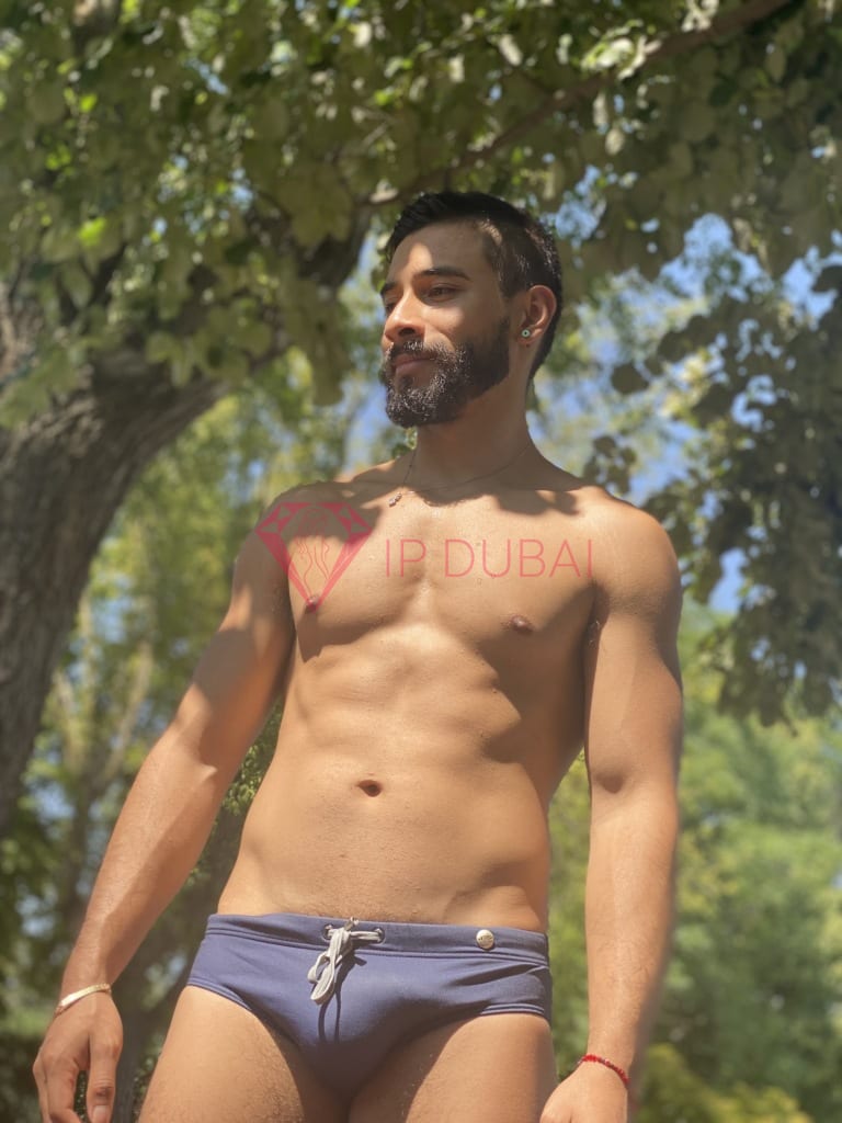 Vicente, 26, Latina, in Bur Dubai, Dubai, from AED 2,650 an hour, speaks Spanish and Portuguese — photo 17 of 32
