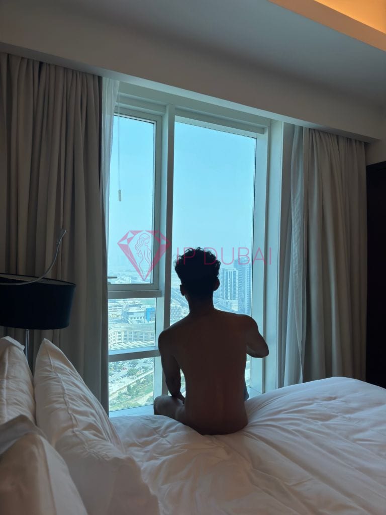 Matheus, 20, Latina, in Deira, Dubai, from AED 3,000 an hour, speaks Spanish and Portuguese — photo 8 of 13