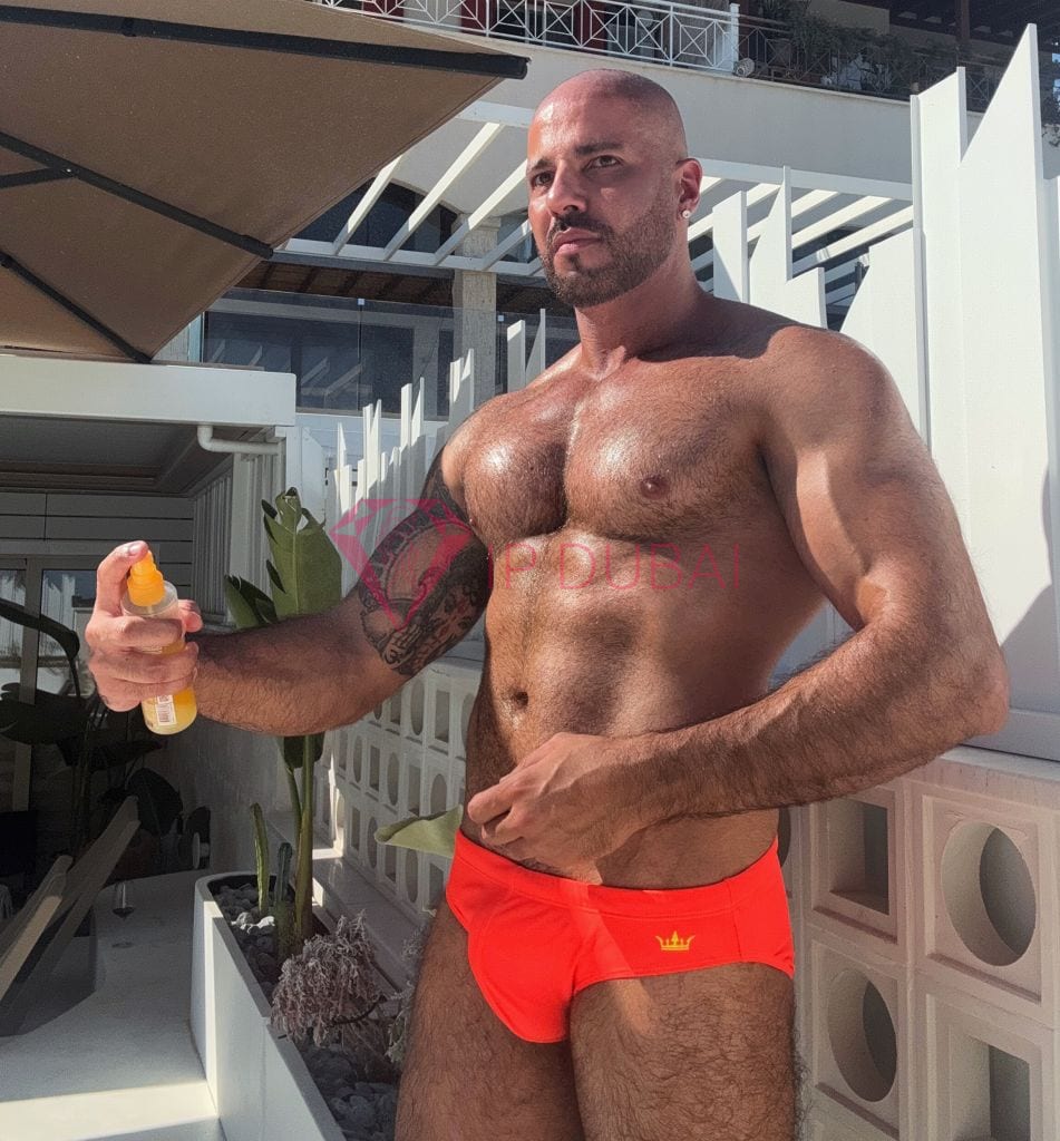 Matheus, 35, Latina, in DIFC, Dubai, from AED 2,400 an hour, speaks Spanish and Portuguese — photo 3 of 77