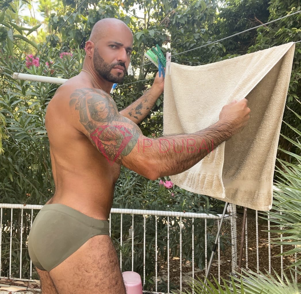 Matheus, 35, Latina, in DIFC, Dubai, from AED 2,400 an hour, speaks Spanish and Portuguese — photo 38 of 77