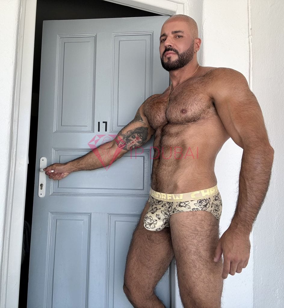 Matheus, 35, Latina, in DIFC, Dubai, from AED 2,400 an hour, speaks Spanish and Portuguese — photo 4 of 77
