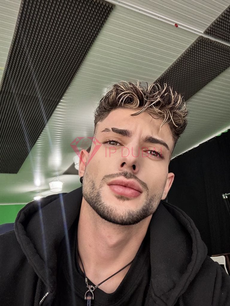 Nicolas, 22, Latina, in Al Reem, hourly rate from AED 12,200, outcall only, speaks Spanish and Portuguese