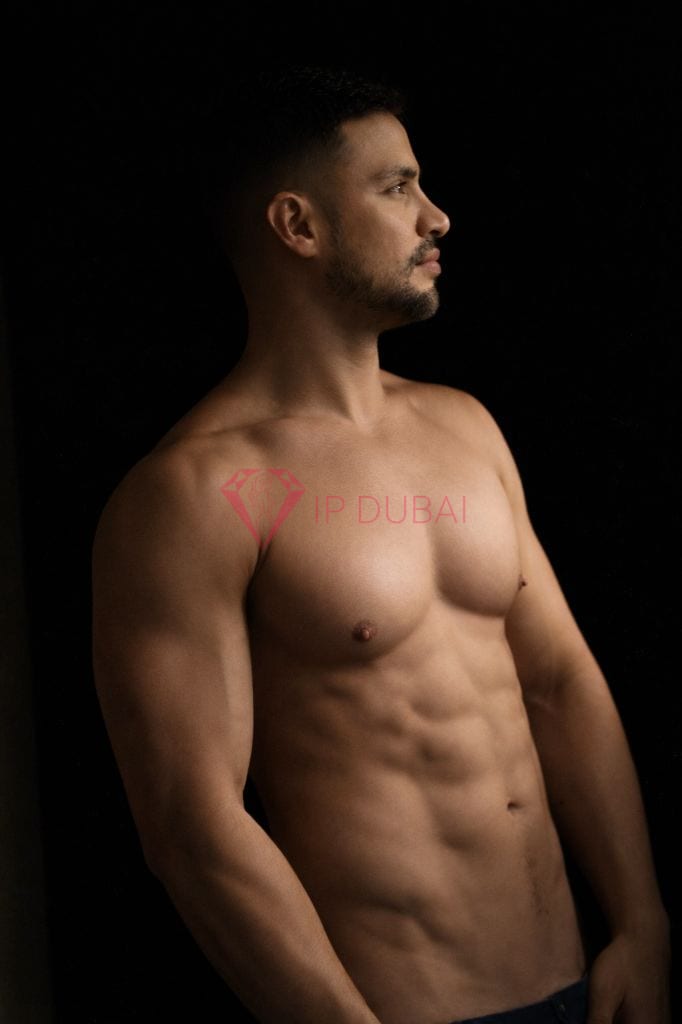 Caio, 29, Latina, in Corniche, Abu Dhabi, from AED 2,300 an hour, speaks Spanish and Portuguese — photo 5 of 6
