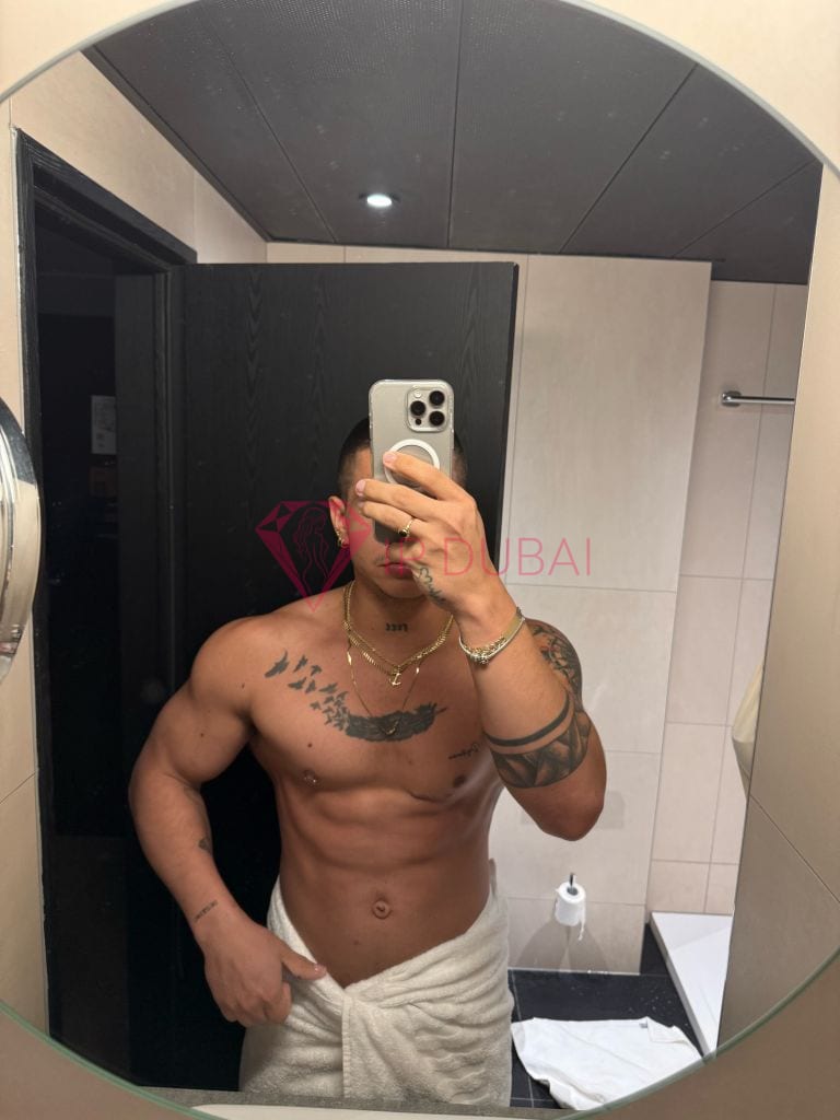 Camilo, 27, Latina, in JBR, Dubai, from AED 2,000 an hour, speaks Spanish and Portuguese — photo 9 of 9