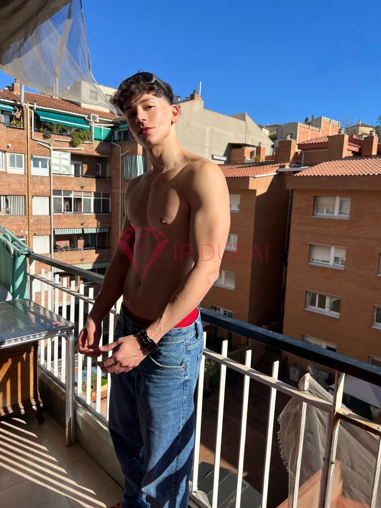 Gabriel, 23, Latina, in DIFC, Dubai, from AED 9,700 an hour, speaks Spanish and Portuguese — photo 13 of 14