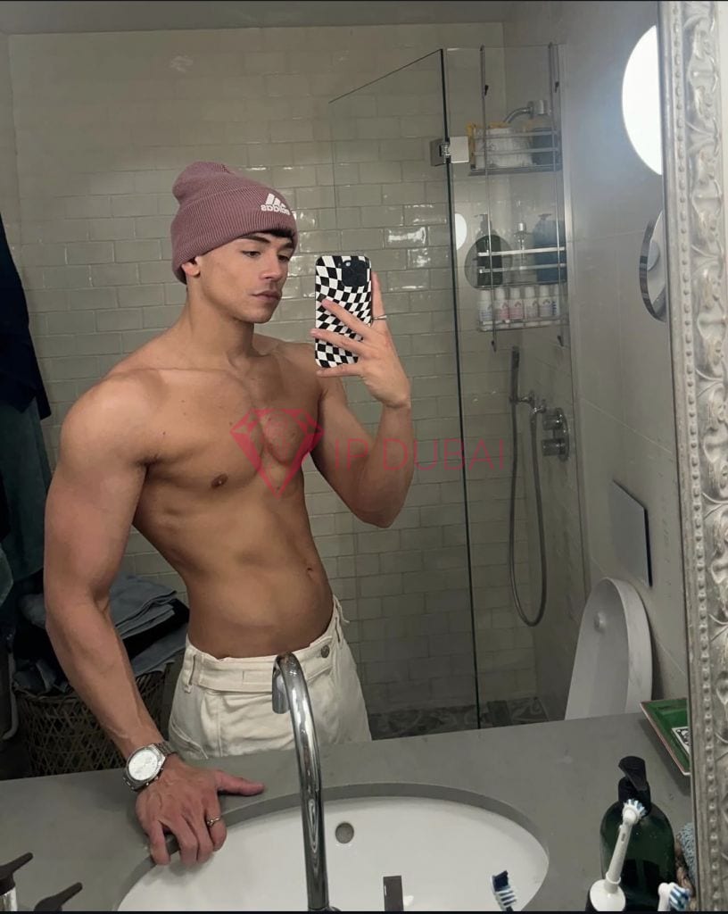 Gabriel, 23, Latina, in DIFC, Dubai, from AED 9,700 an hour, speaks Spanish and Portuguese — photo 4 of 14