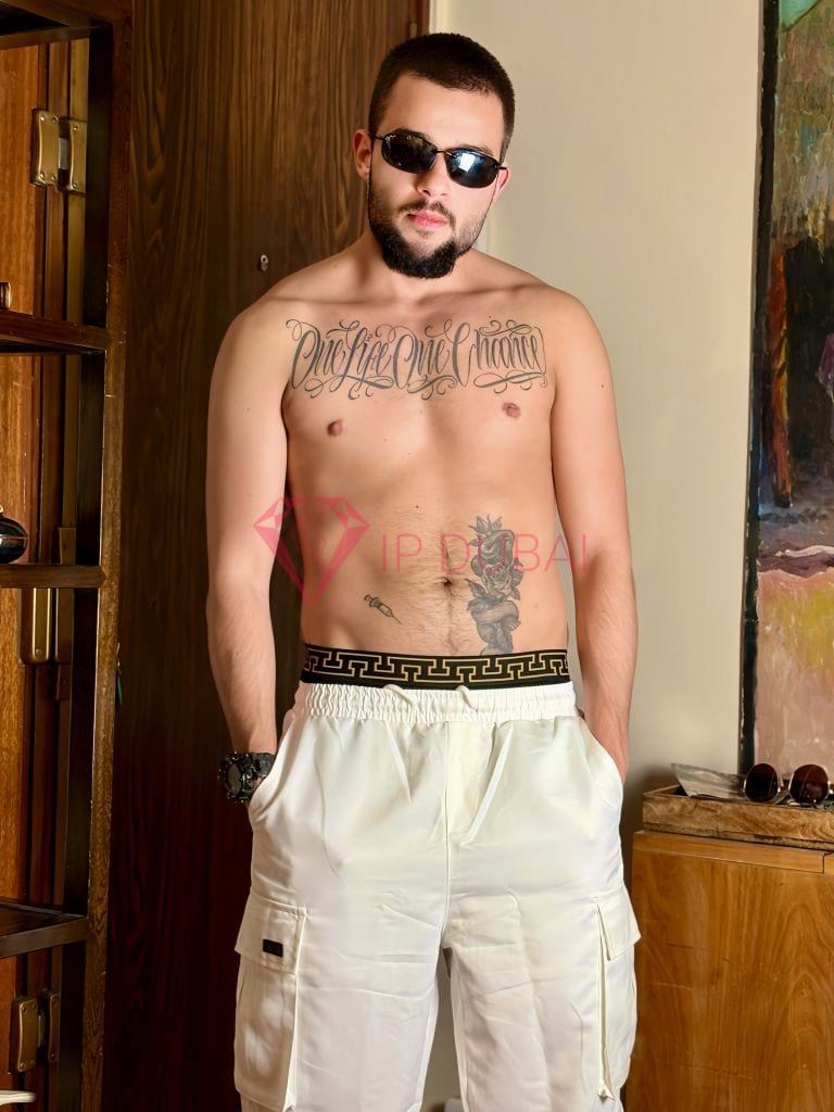 Artem, 25, Russian, in JBR, Dubai, from AED 11,900 an hour, speaks Russian and English — photo 19 of 36