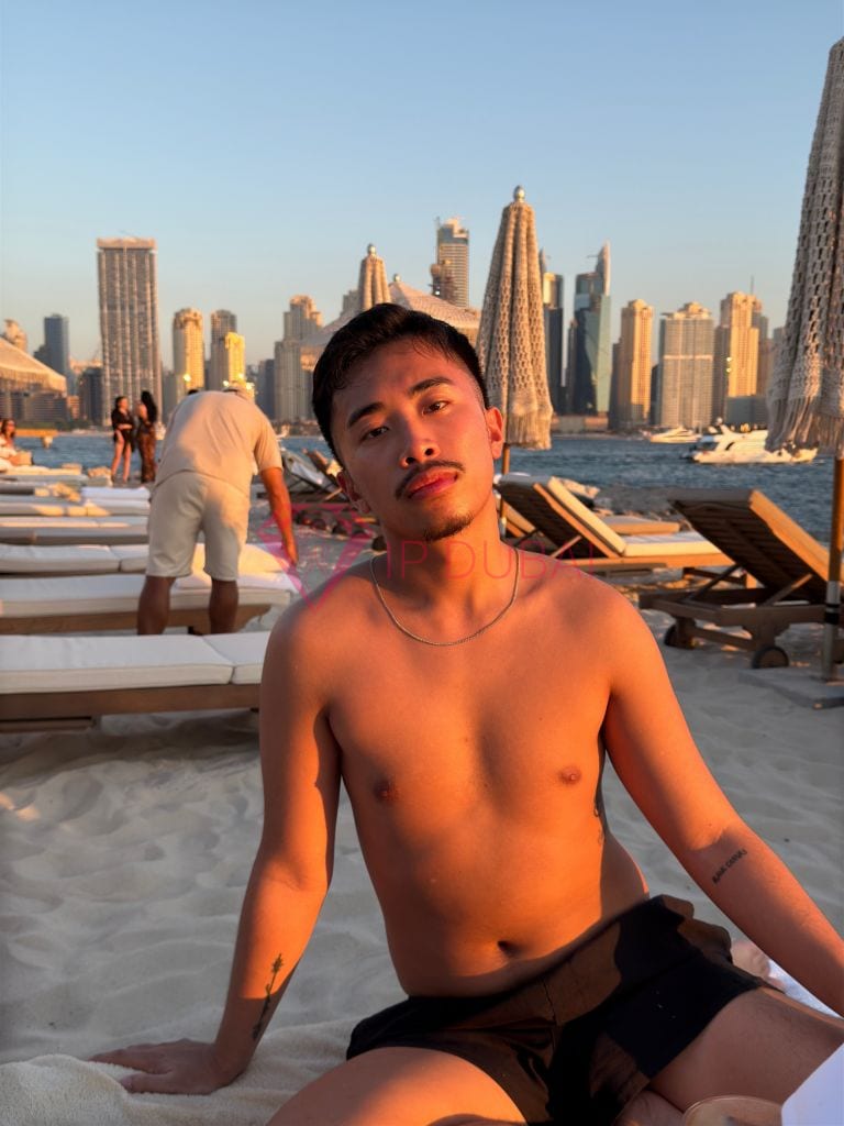 Ryo, 23, Asian, in Deira, Dubai, from AED 2,450 an hour, speaks Chinese and English — photo 9 of 14